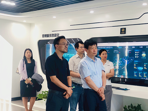 中國(guó)工程院院士、湘湖實(shí)驗(yàn)室主任李培武一行蒞臨托普云農(nóng)參觀考察